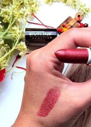 Красная помада с металлическим эффектом #805