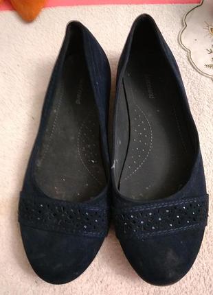 Туфлі.