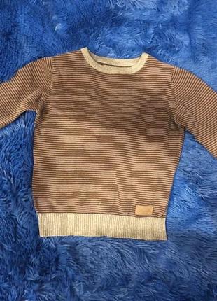 Свитер в полоску