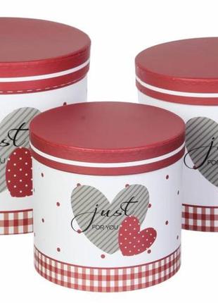 Набір круглих подарункових коробок "just for you" червоно-білі (комплект 3 шт)1 фото