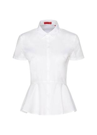 Женственная белая фирменная блуза