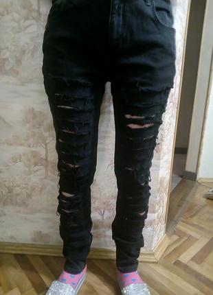 Джинсы skinny bershka.