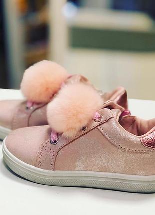 Симпатичные кроссовочки для девочек  !!!распродажа!!!