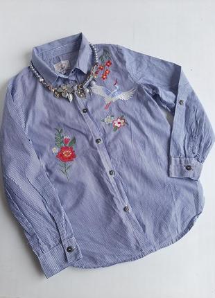 Стильная вышитая рубашка на девочку 7-9лет  /вышиванка / сорочка з нашивками