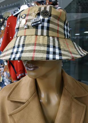 Красивая и стильная шляпа burberry4 фото