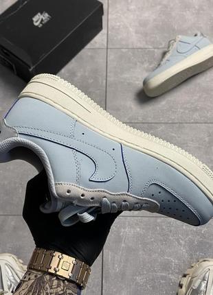 Нереальные женские кроссовки nike air force 1 low devin booker небесно-голубые6 фото