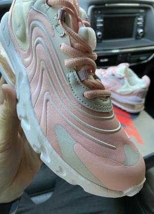 Милые женские кроссовки nike air max 270 react barely rose пудровые розовые4 фото