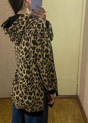Теплое худи толстовка с капюшоном леопардового цвета2 фото