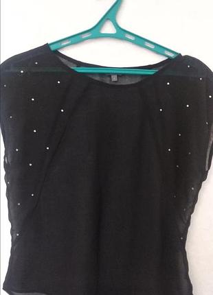 Гарна блуза у стразах