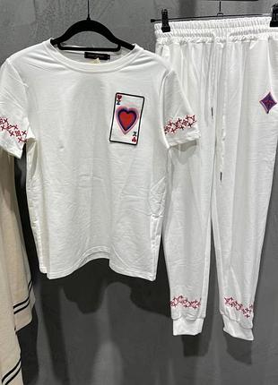 Костюм спотивний