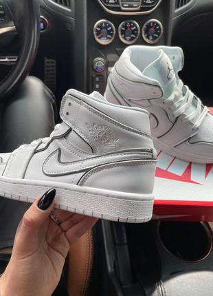 Кроссовки рефлектив air jordan 1 mid iridescent reflective white3 фото