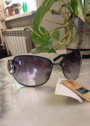 Оригинальные солнцезащитные очки