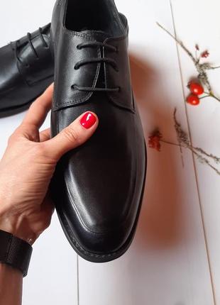 Шкіряні чоловічі чорні класичні туфлі на шнурках2 фото