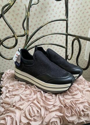 Стильные кроссовки туфли bata оригинал