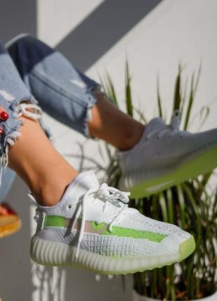 Yeezy boost white green рефлективные шнурки