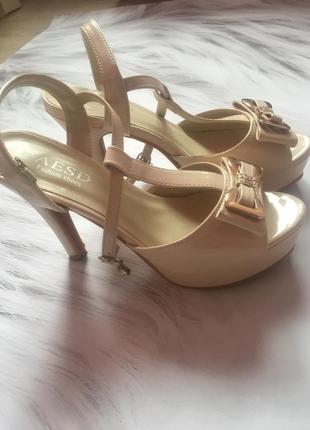 Босоножки туфли