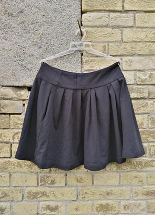 Спідниця чорна, коротка, шкільна o stin