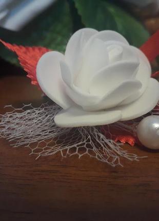 Бутоньерка свадебная белая роза2 фото