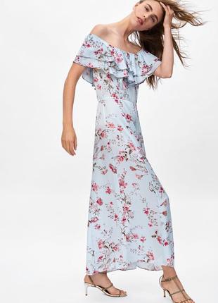 Платье zara макси открытыми плечами рюшем в цветочек длинное сарафан голубое3 фото