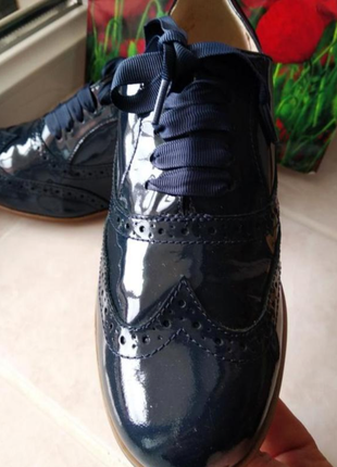 Крутые лоферы туфли натуральная лакированная кожа бренда clarks u9 2 eur 342 фото