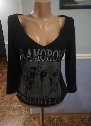 Маленькая чёрная кофточка