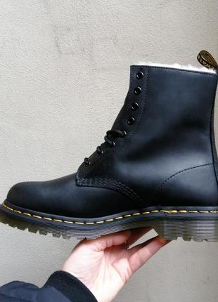 Зимние ботинки черевики dr. martens serena black burnished wyoming1 фото