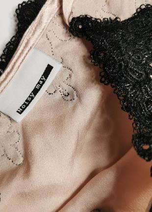 Ніжна нарядна блузка з відкритими плечима і мереживом німеччина8 фото