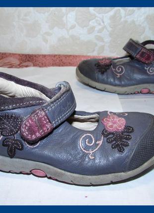 Туфли на девочку полностью кожа clarks first shoes р 21