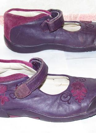 Туфли на девочку 100% кожа ~clarks first shoes~ р 26
