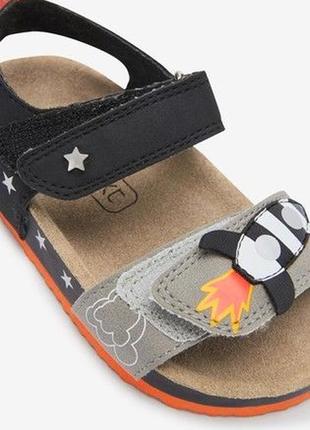 Стильные и практичные сандалии для мальчика бренд next (великобритания) ракета2 фото