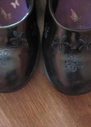 Туфли кожаные лаковые clarks с огоньками 3
