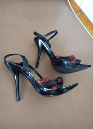 Босоножки  на высоком каблуке 36 р.