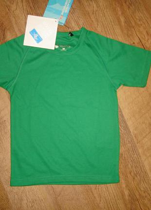 Футболка mountain essentials на 3-4 роки