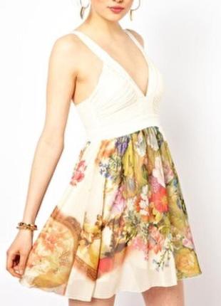 Шифонова сукня з квітковим принтом