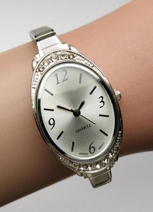 Avon винтажные овальные часы из сша с камешками мех. japan sii5 фото