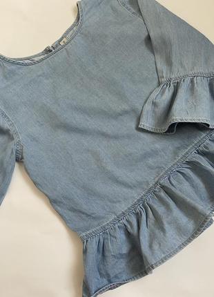 Хлопковая  блуза под джинс с воланами