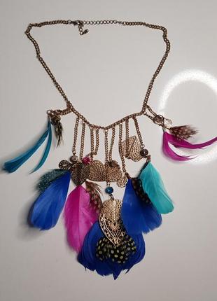 Яркое ожерелье с перьями aldo4 фото