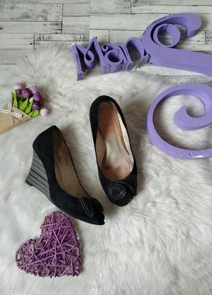 Жіночі туфлі vera gomma на танкетці натуральна замша чорного кольору 37 розмір