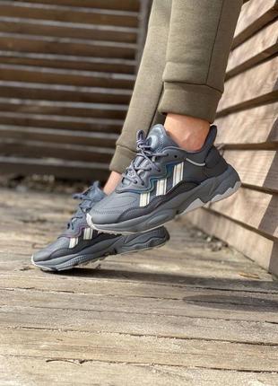 Кроссовки adidas ozweego