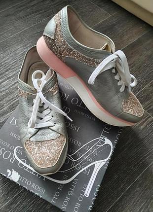 Vitto rossi стильні кросівки натуральна шкіра розмір 39