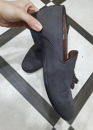 Стильні чоловічі туфлі лофери з пензликами під нубук topman5 фото