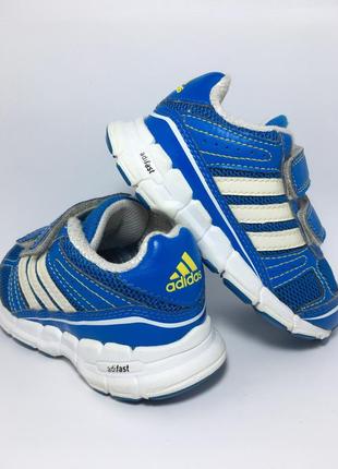 Оригінальні кросівки adidas, p23