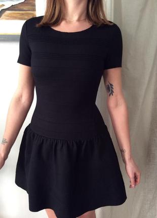 Маленькое чёрное платье maje