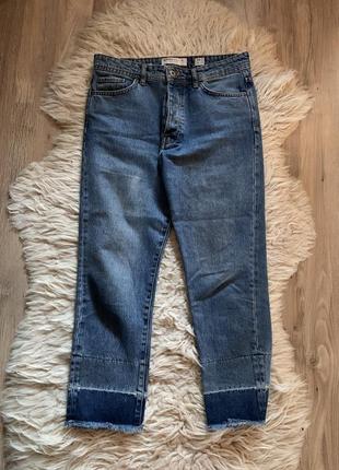 Стильные голубые джинсы bershka