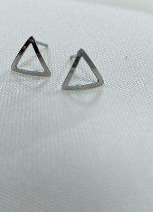Сережки пусети трикутники біжутерія1 фото