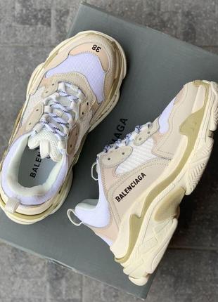 Triple s cream white beige женские белые кроссовки3 фото