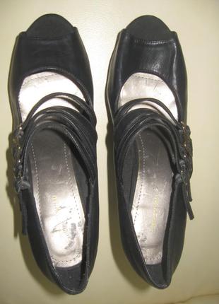 Шикарные туфли с открытым носком2 фото