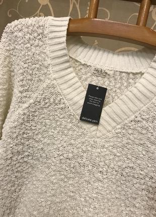 Дуже красивий і стильний брендовий в'язаний светр білого кольору.5 фото