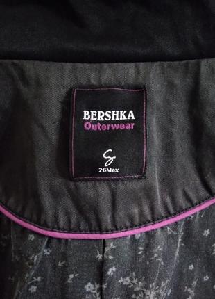 Короткая курточка ветровка bershka7 фото