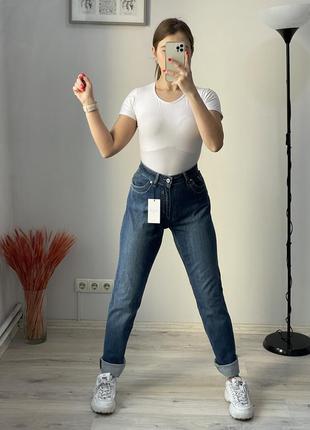 Крутые джинсы мом